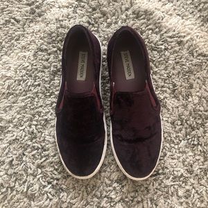 Steve Madden Velvet slip-ons